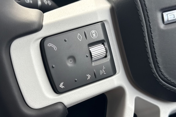 Used Land Rover Defender 110 2025 for sale - 76249205: Photo 17