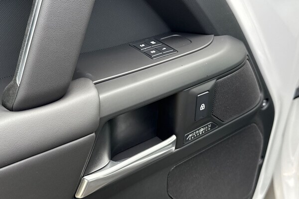 Used Land Rover Defender 110 2025 for sale - 76249205: Photo 29