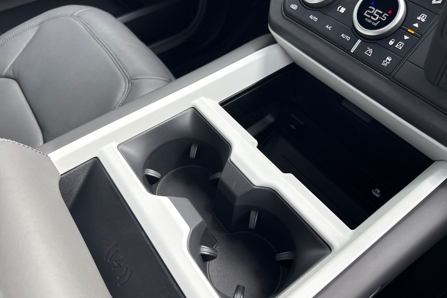 Used Land Rover Defender 110 2025 for sale - 76249205: Photo 35