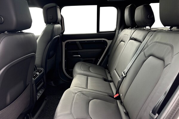Used Land Rover Defender 110 2025 for sale - 76249205: Photo 4