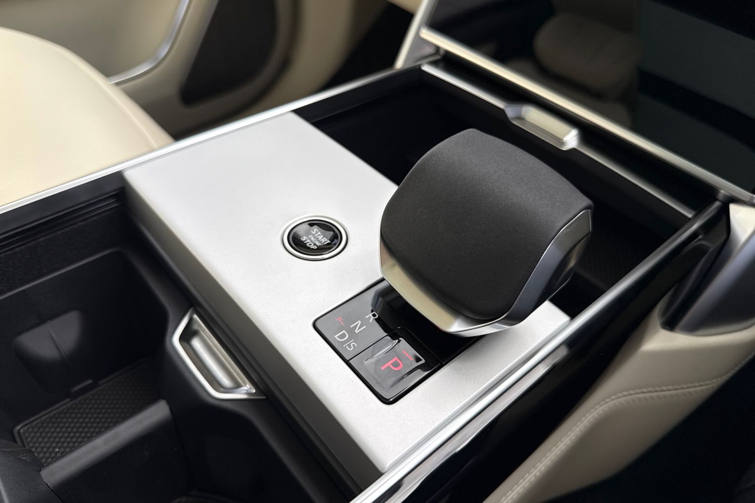 Used Land Rover Range Rover 2025 for sale - 76330821: Photo 16