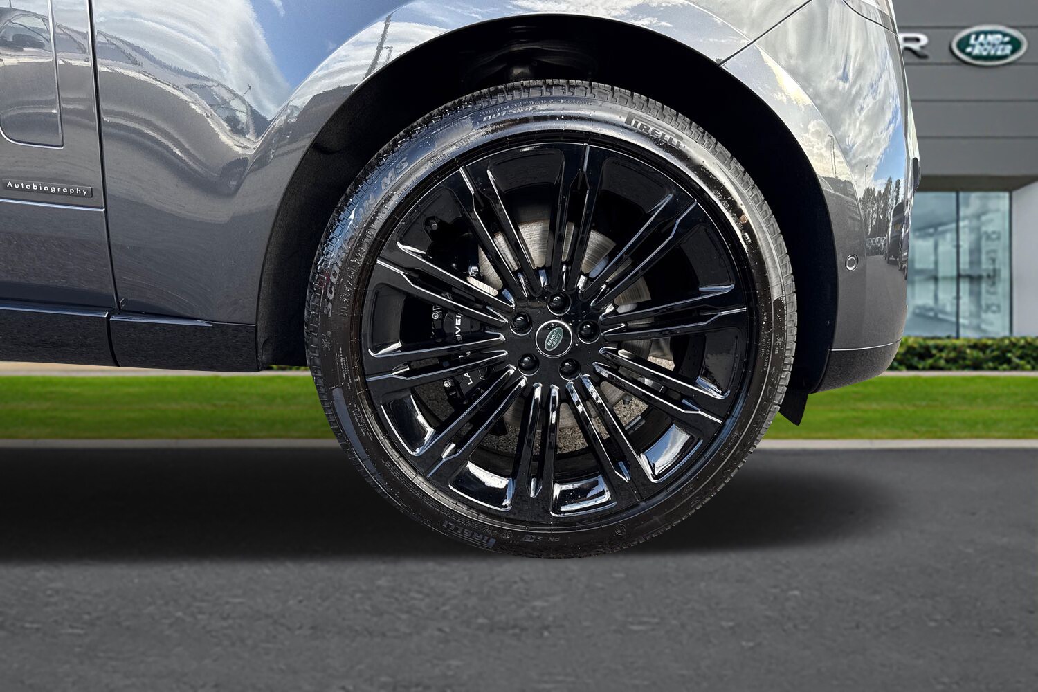 Used Land Rover Range Rover 2025 for sale - 76330821: Photo 8