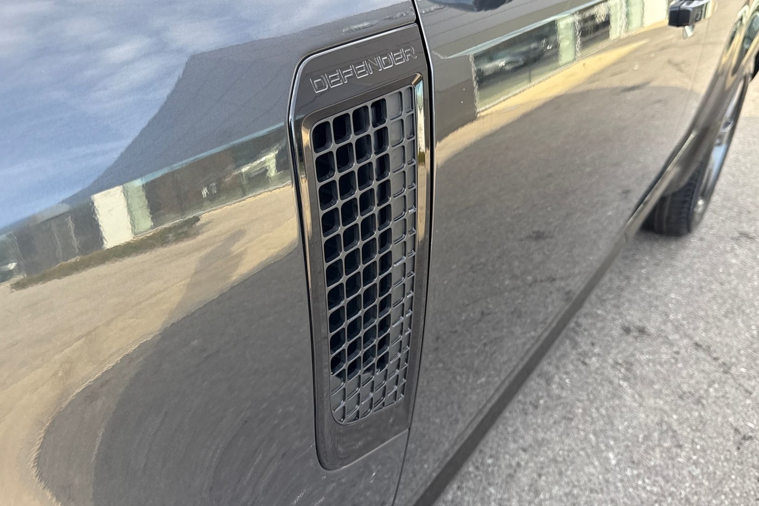 Used Land Rover Defender 2024 for sale - 76718464: Photo 29