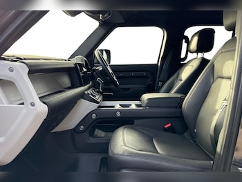 Used Land Rover Defender 2024 for sale - 76718464: Photo