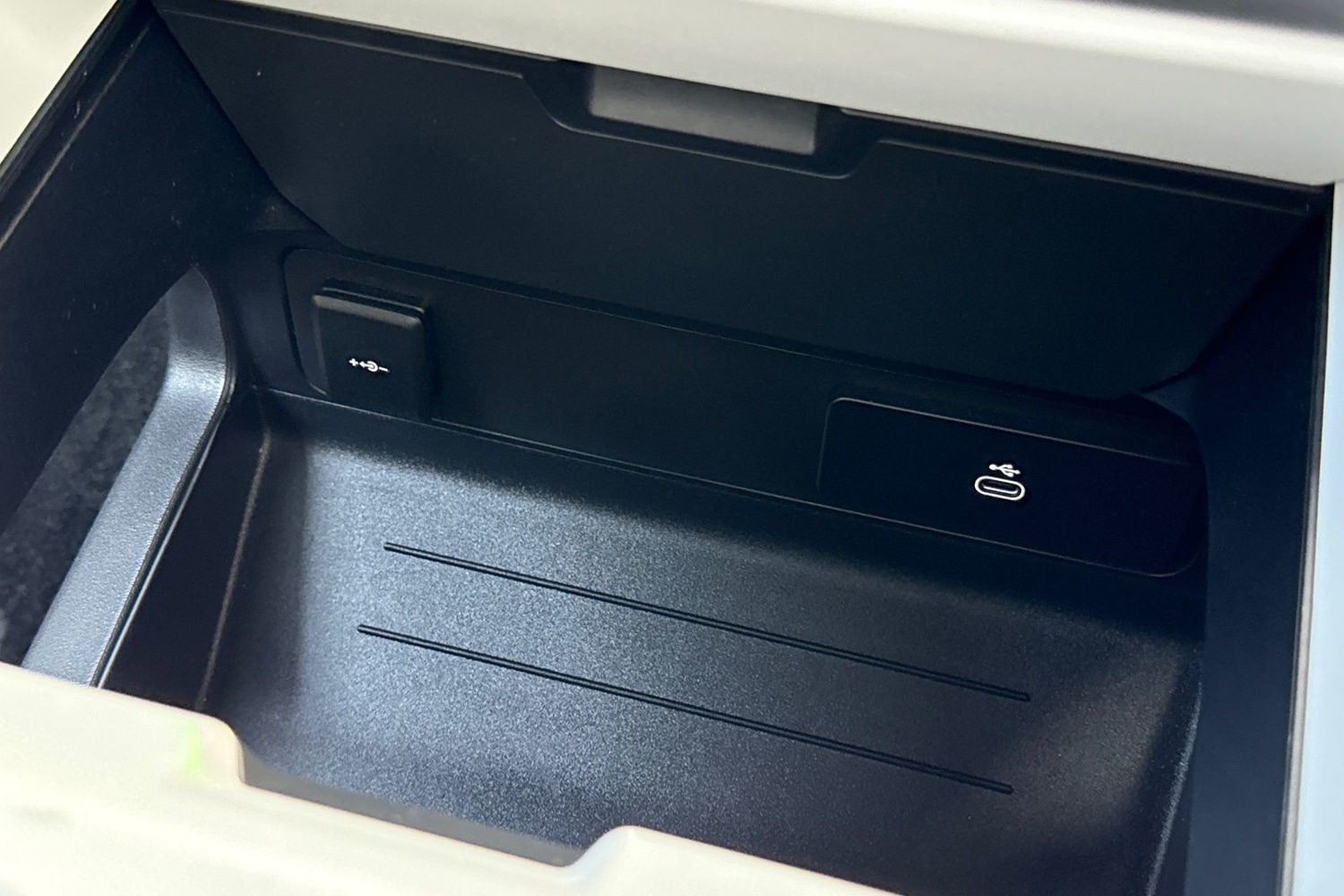 Used Land Rover Defender 2024 for sale - 76718464: Photo 45