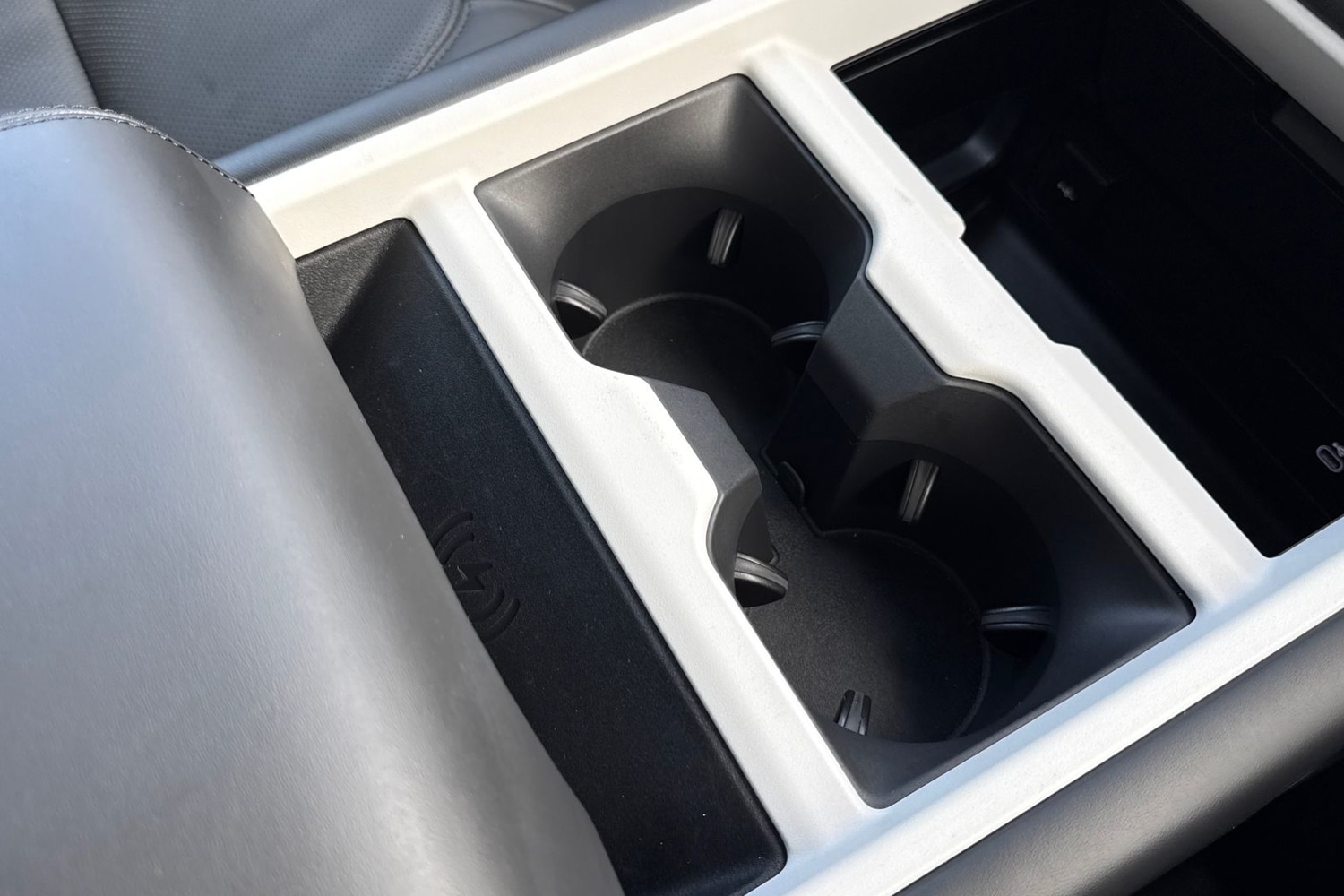 Used Land Rover Defender 2024 for sale - 76718464: Photo 46