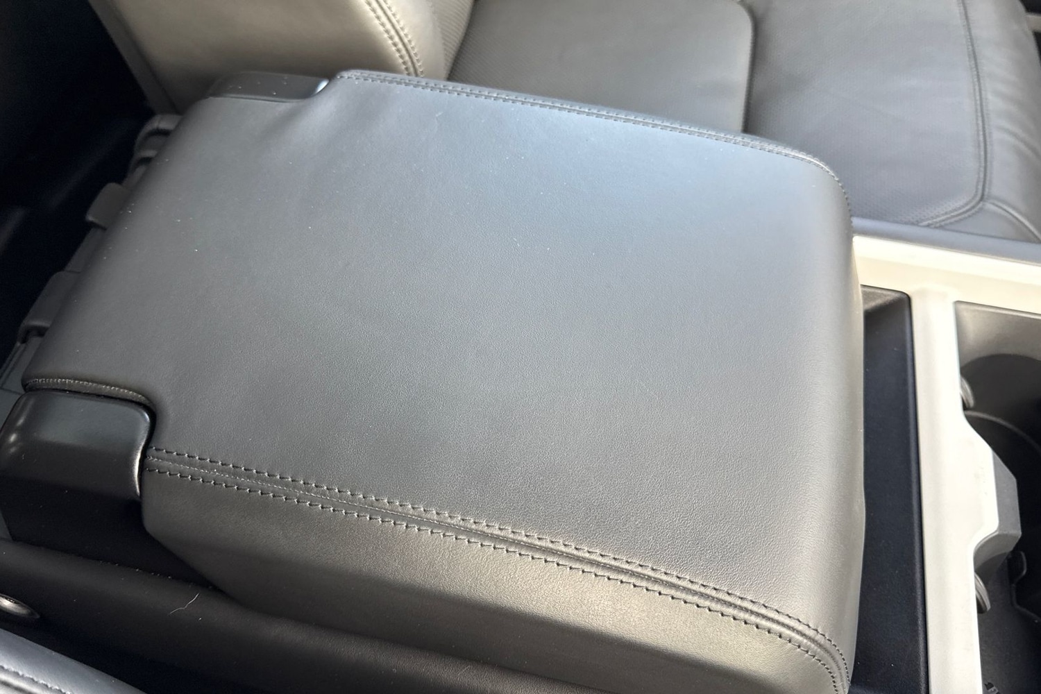 Used Land Rover Defender 2024 for sale - 76718464: Photo 47