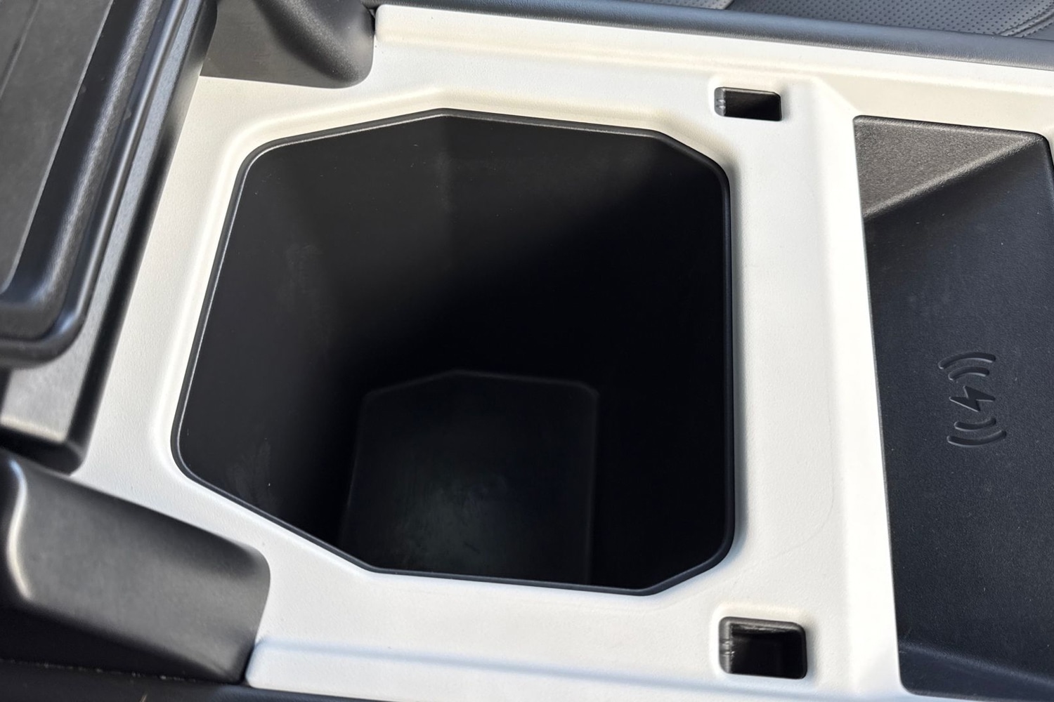 Used Land Rover Defender 2024 for sale - 76718464: Photo 48