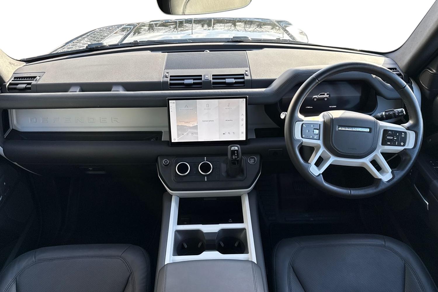 Used Land Rover Defender 2024 for sale - 76896084: Photo 10