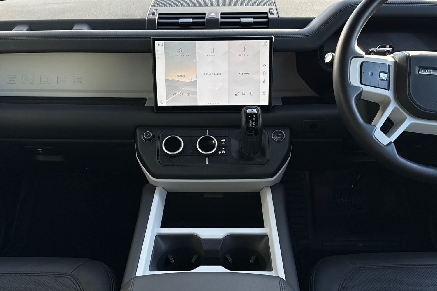 Used Land Rover Defender 2024 for sale - 76896084: Photo 15