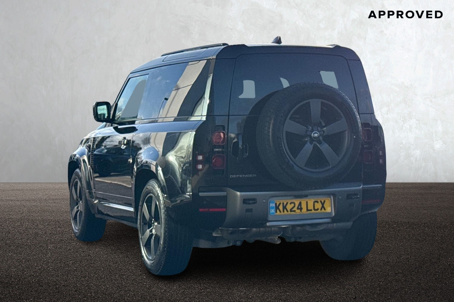 Used Land Rover Defender 2024 for sale - 76896084: Photo 2