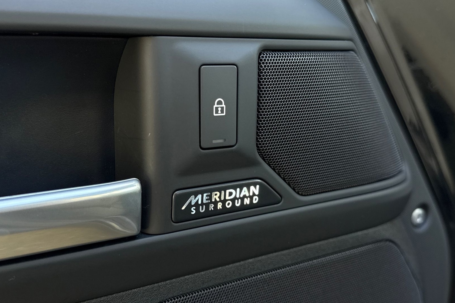 Used Land Rover Defender 2024 for sale - 76896084: Photo 25