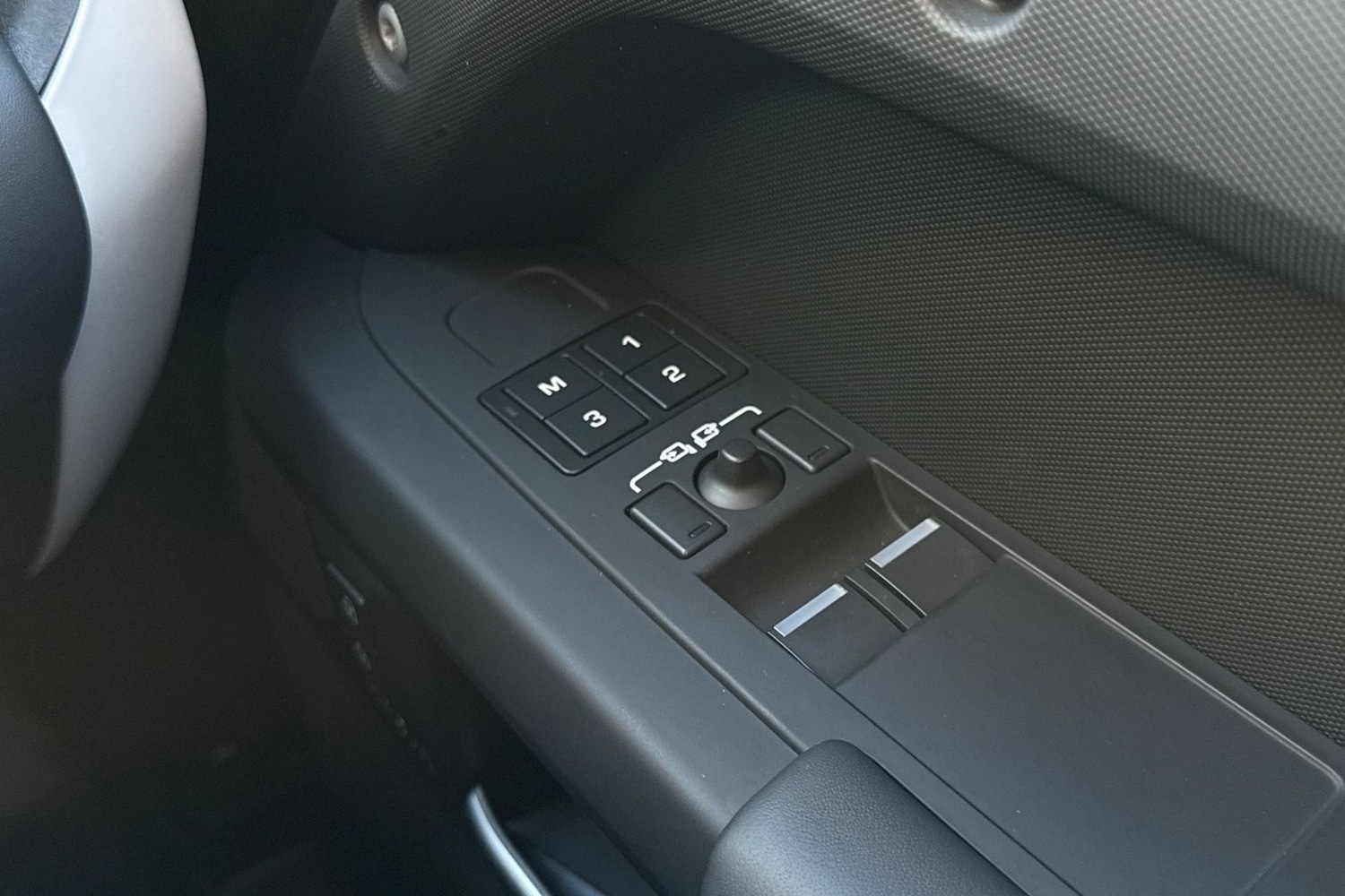 Used Land Rover Defender 2024 for sale - 76896084: Photo 26