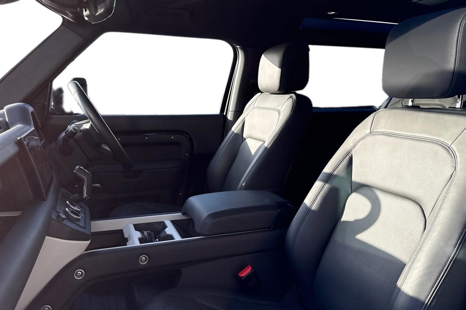 Used Land Rover Defender 2024 for sale - 76896084: Photo 3