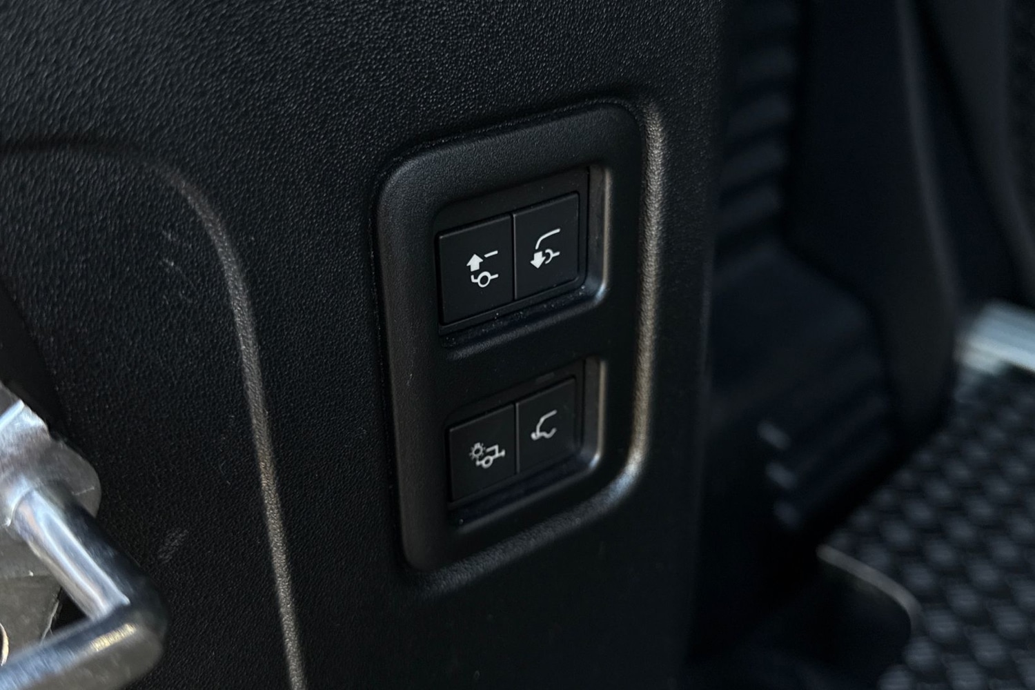 Used Land Rover Defender 2024 for sale - 76896084: Photo 35