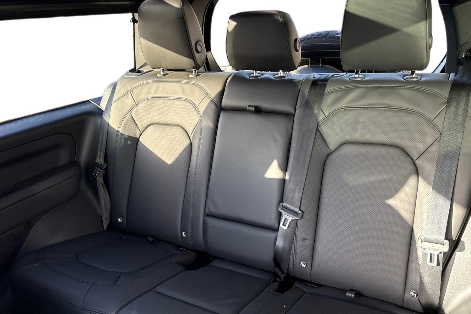 Used Land Rover Defender 2024 for sale - 76896084: Photo 4