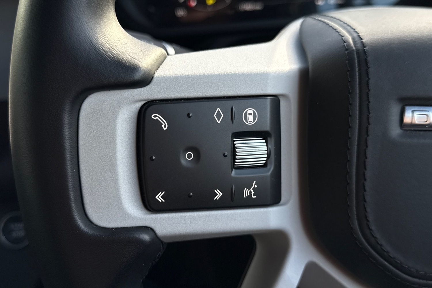 Used Land Rover Defender 2024 for sale - 76896084: Photo 43