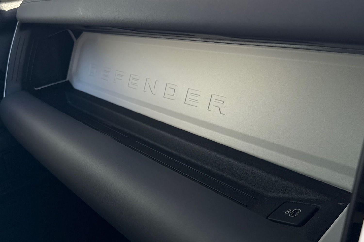 Used Land Rover Defender 2024 for sale - 76896084: Photo 47