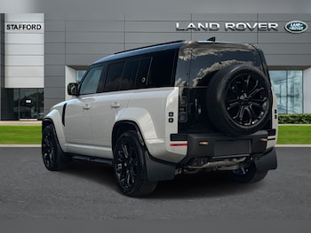 Used Land Rover Defender 110 2026 for sale - 78325901: Photo