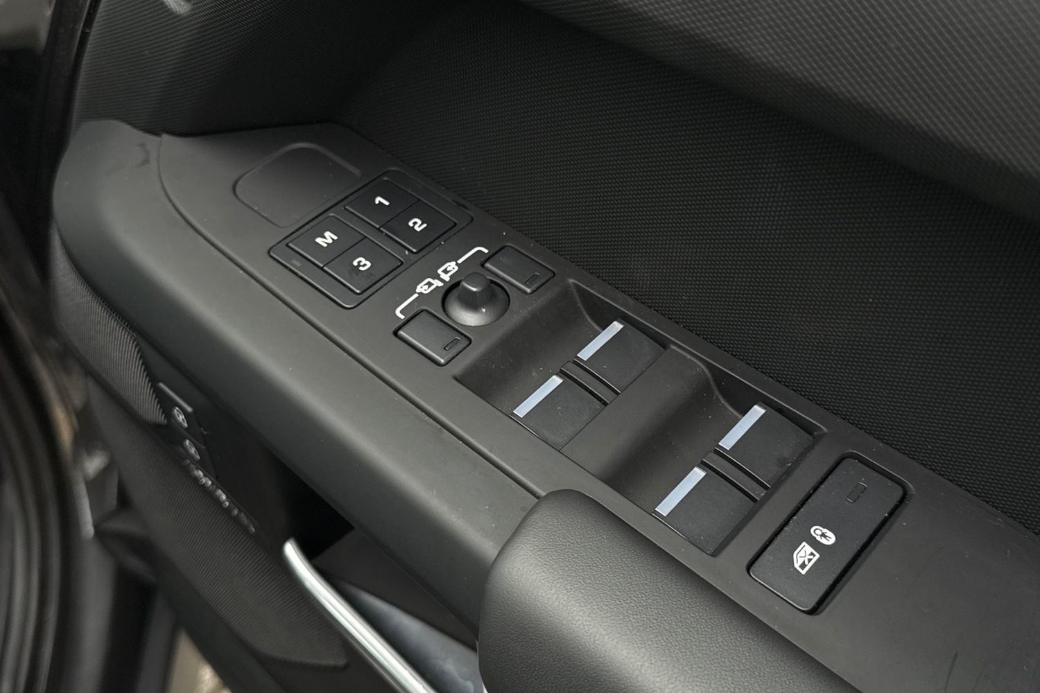 Used Land Rover Defender 110 2024 for sale - 77287084: Photo 26