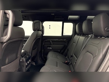 Used Land Rover Defender 110 2024 for sale - 78466566: Photo