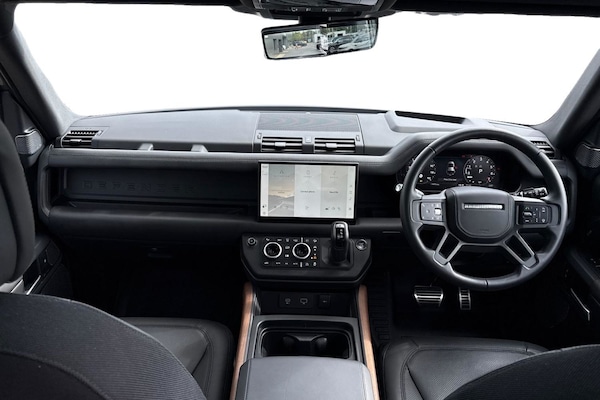 Used Land Rover Defender 110 2024 for sale - 76065305: Photo 10