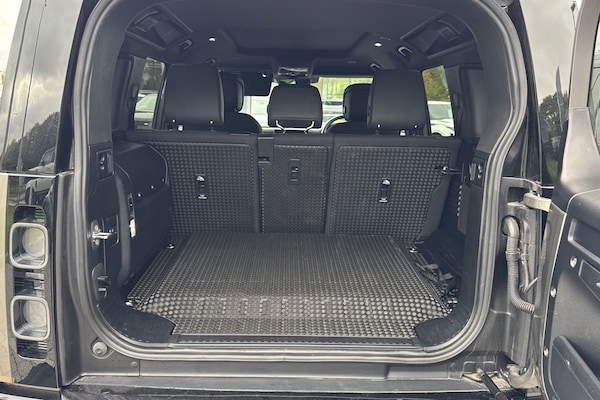 Used Land Rover Defender 110 2024 for sale - 76065305: Photo 11