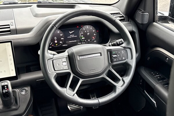 Used Land Rover Defender 110 2024 for sale - 76065305: Photo 16