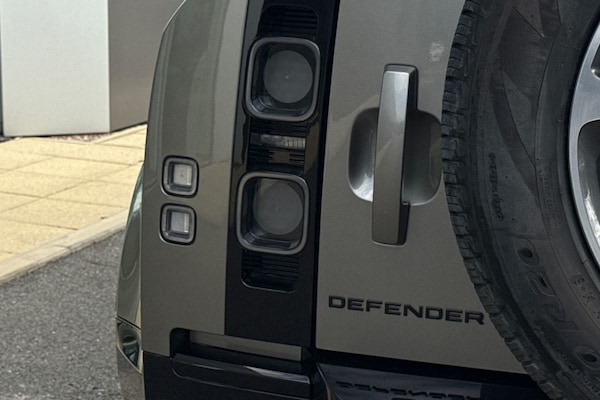 Used Land Rover Defender 110 2024 for sale - 76065305: Photo 25