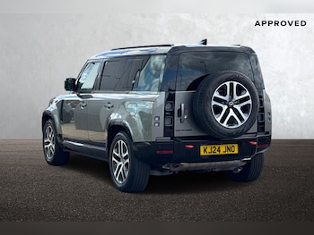 Used Land Rover Defender 110 2024 for sale - 76065305: Photo 2