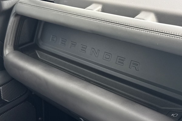 Used Land Rover Defender 110 2024 for sale - 76065305: Photo 30