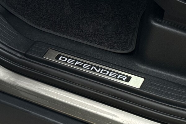 Used Land Rover Defender 110 2024 for sale - 76065305: Photo 38