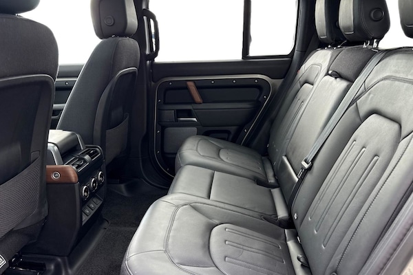 Used Land Rover Defender 110 2024 for sale - 76065305: Photo 4