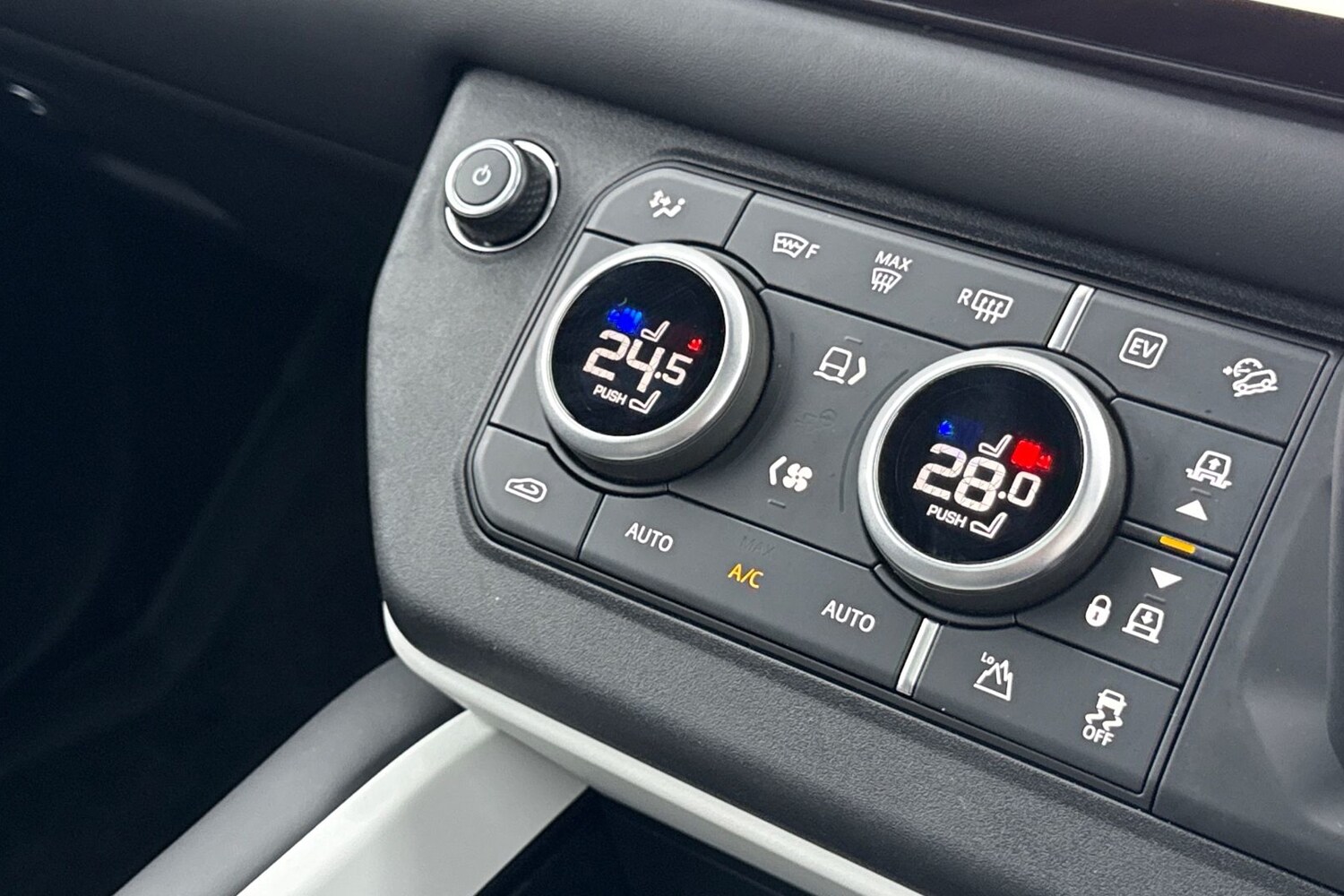 Used Land Rover Defender 110 2024 for sale - 77399683: Photo 23