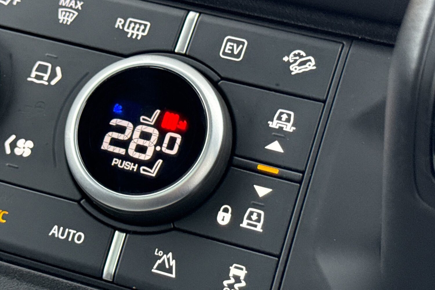 Used Land Rover Defender 110 2024 for sale - 77399683: Photo 45