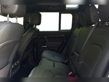 Used Land Rover Defender 110 2024 for sale - 78692208: Photo