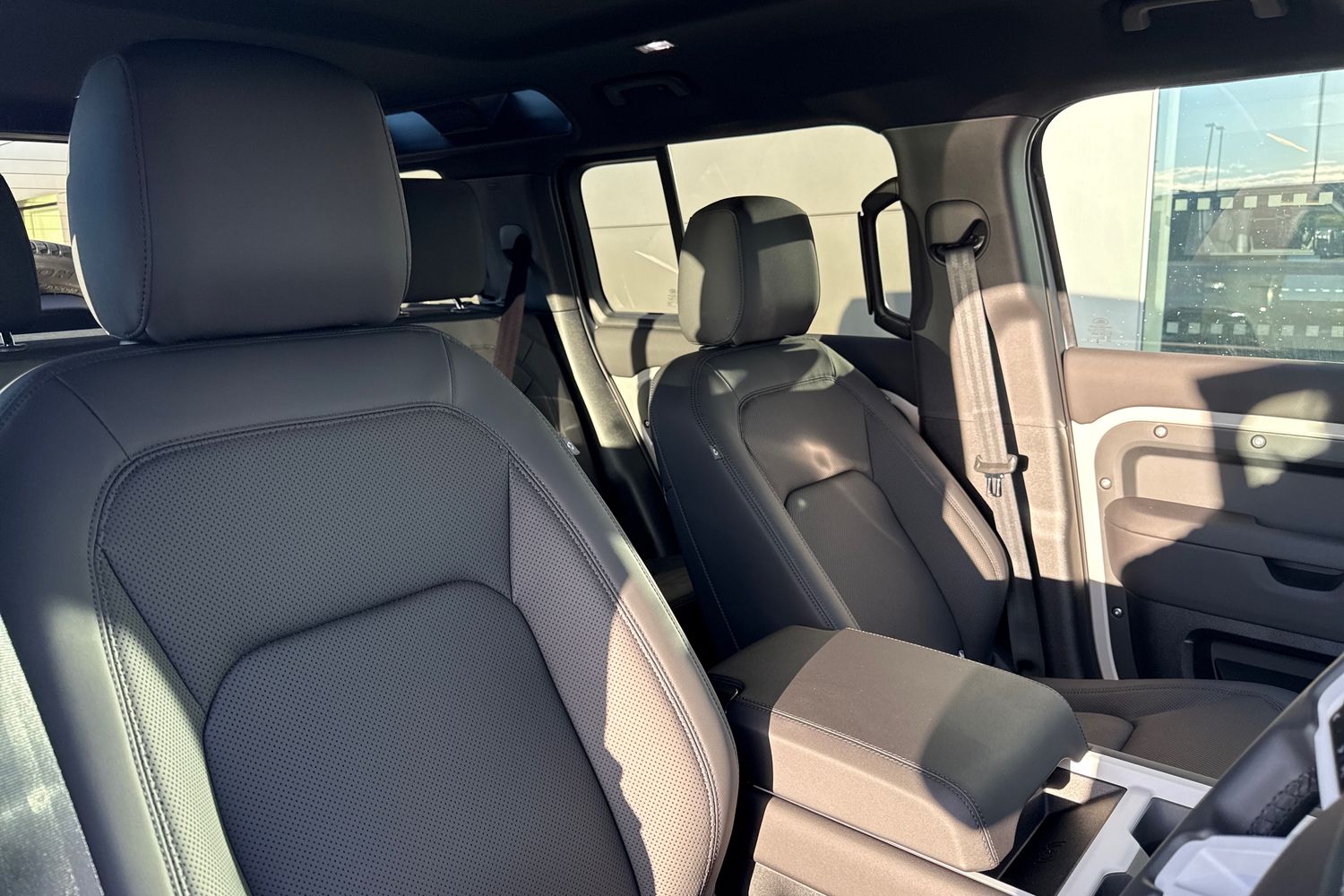 Used Land Rover Defender 110 2026 for sale - 76590426: Photo 10