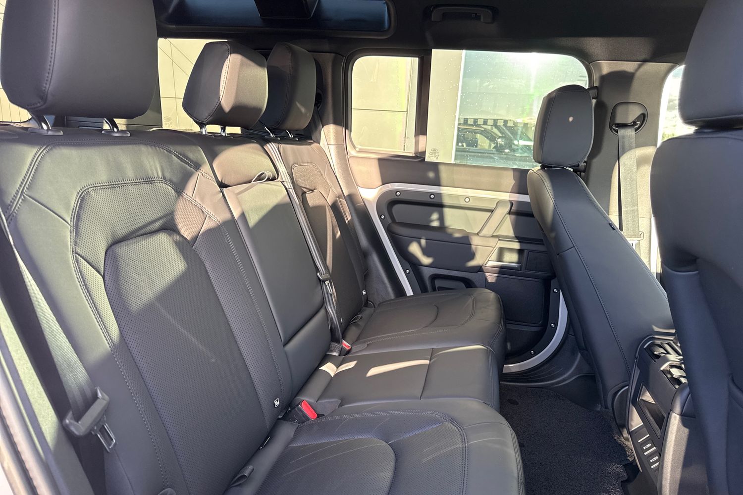 Used Land Rover Defender 110 2026 for sale - 76590426: Photo 12