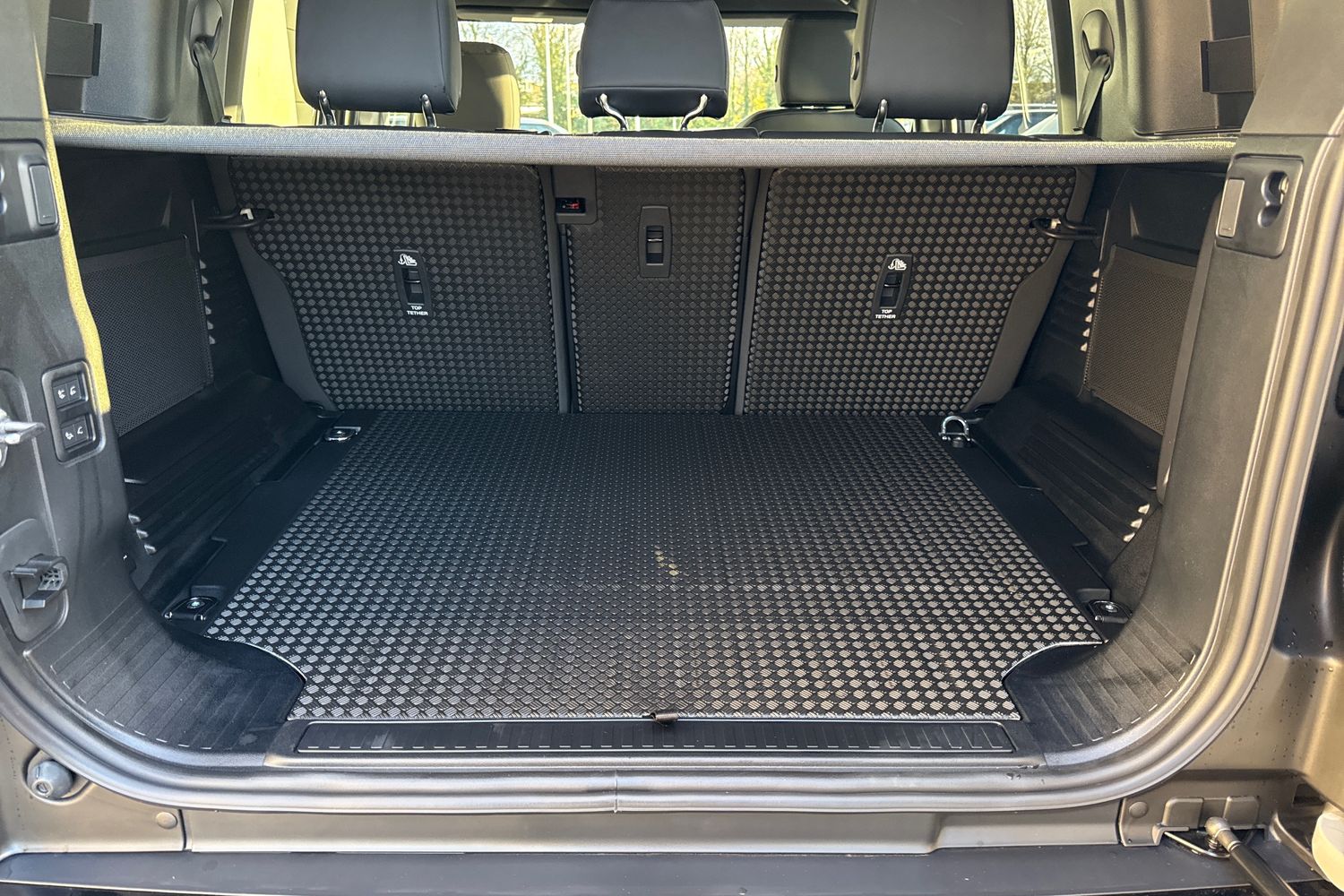 Used Land Rover Defender 110 2026 for sale - 76590426: Photo 24