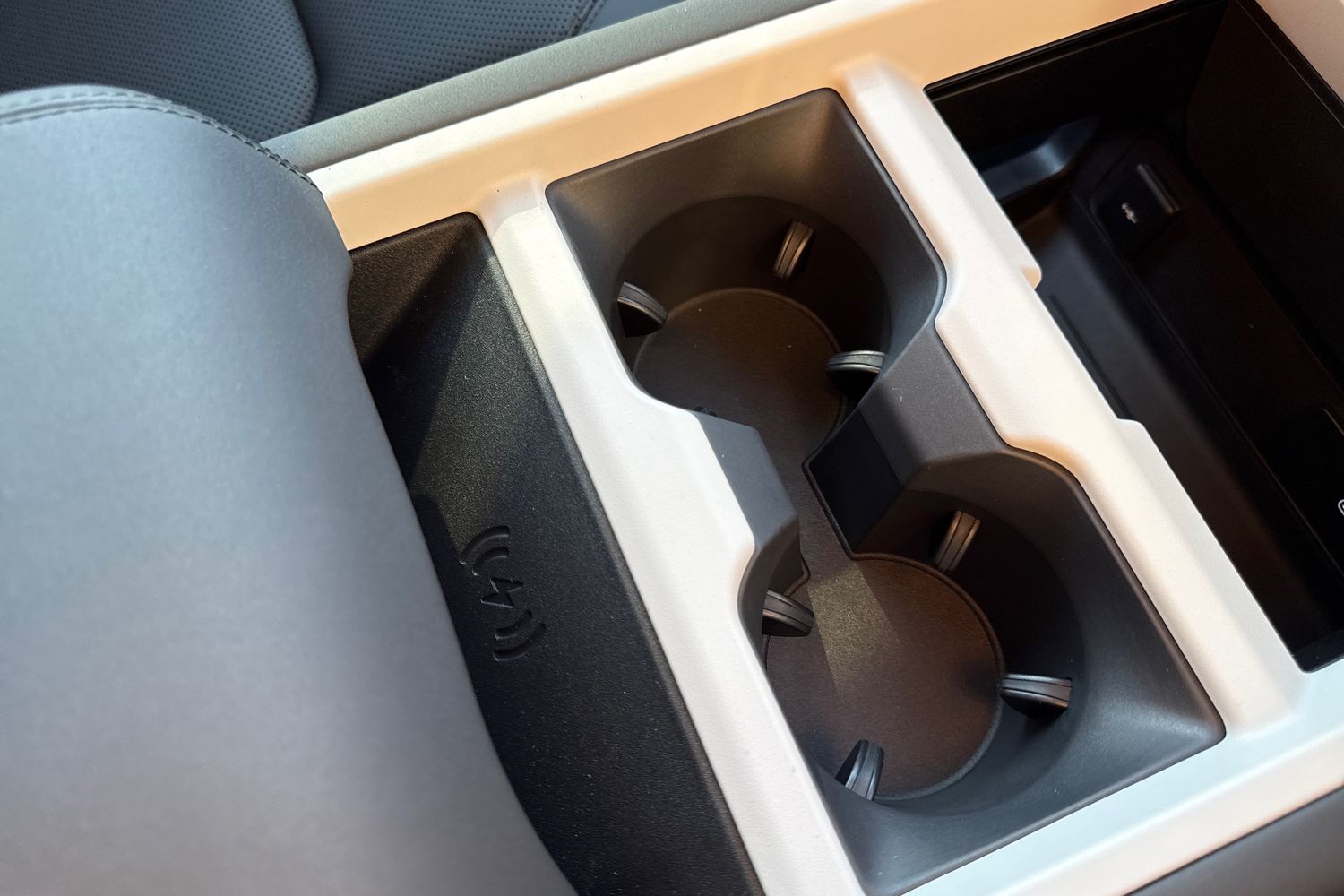 Used Land Rover Defender 110 2026 for sale - 76590426: Photo 47