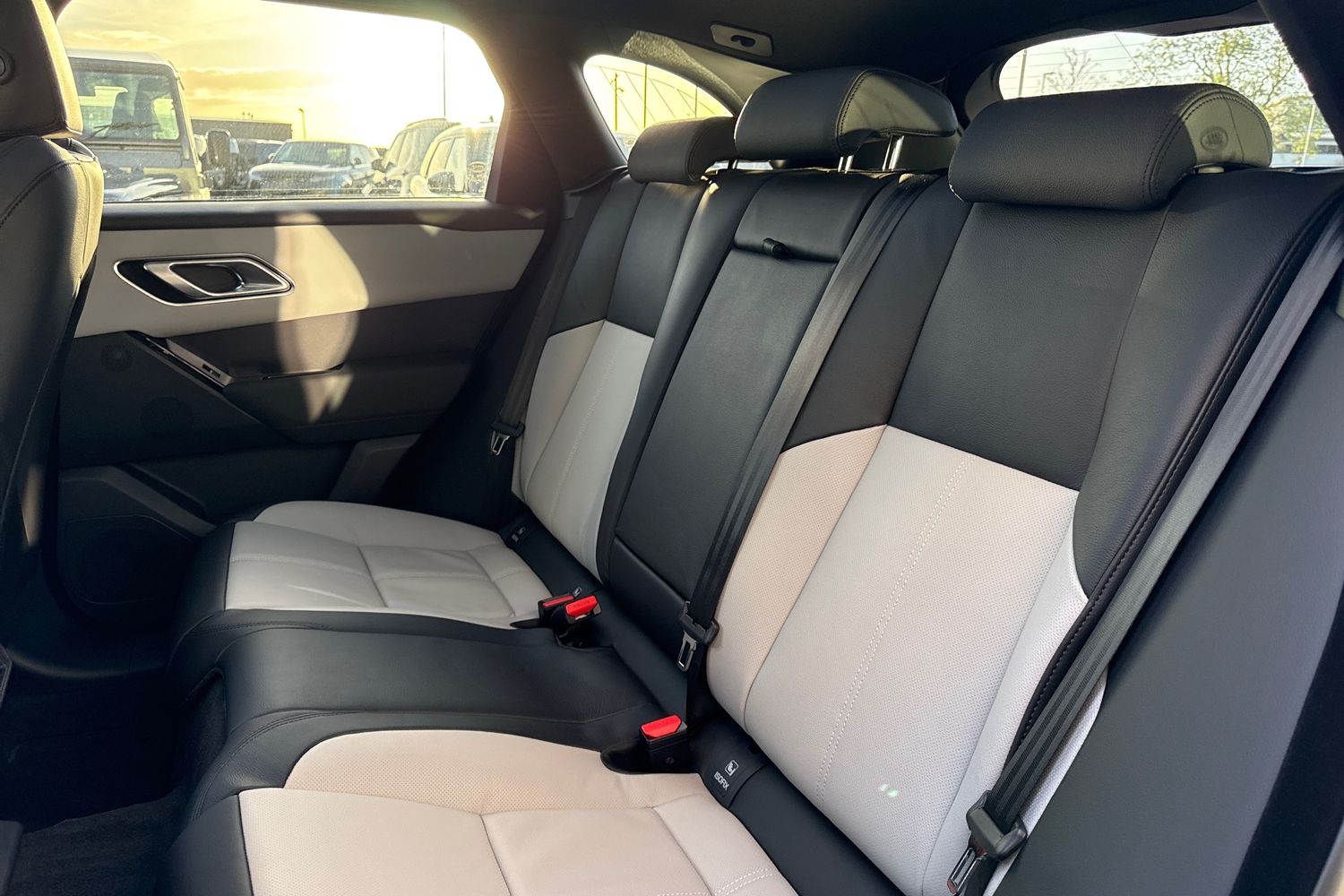 Used Land Rover Range Rover Velar 2025 for sale - 76364582: Photo 13