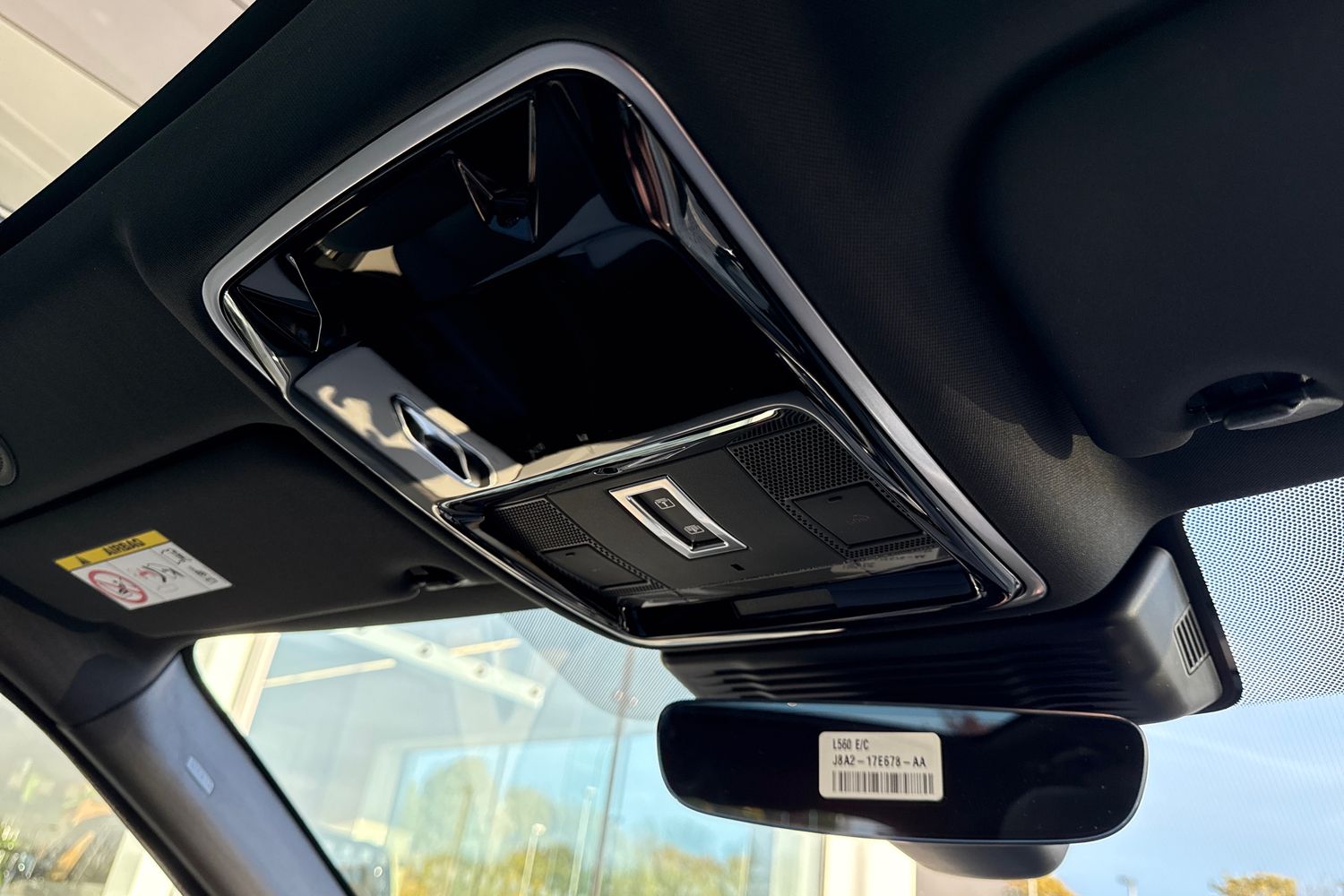 Used Land Rover Range Rover Velar 2025 for sale - 76364582: Photo 57