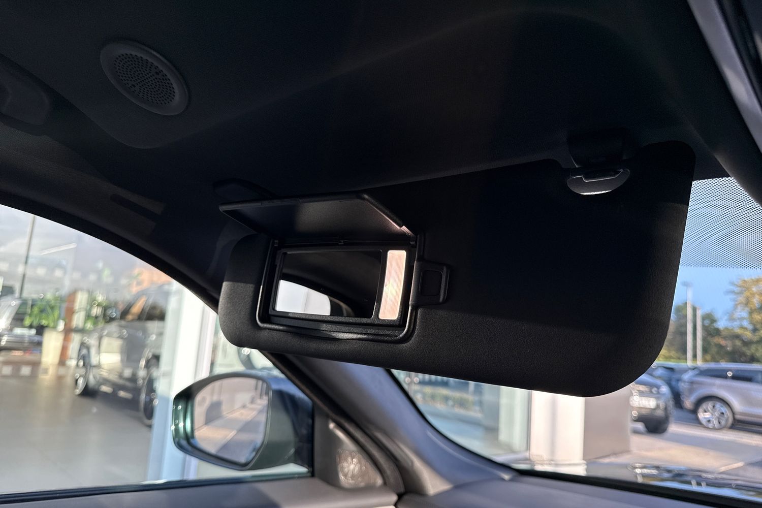 Used Land Rover Range Rover Velar 2025 for sale - 76364582: Photo 58