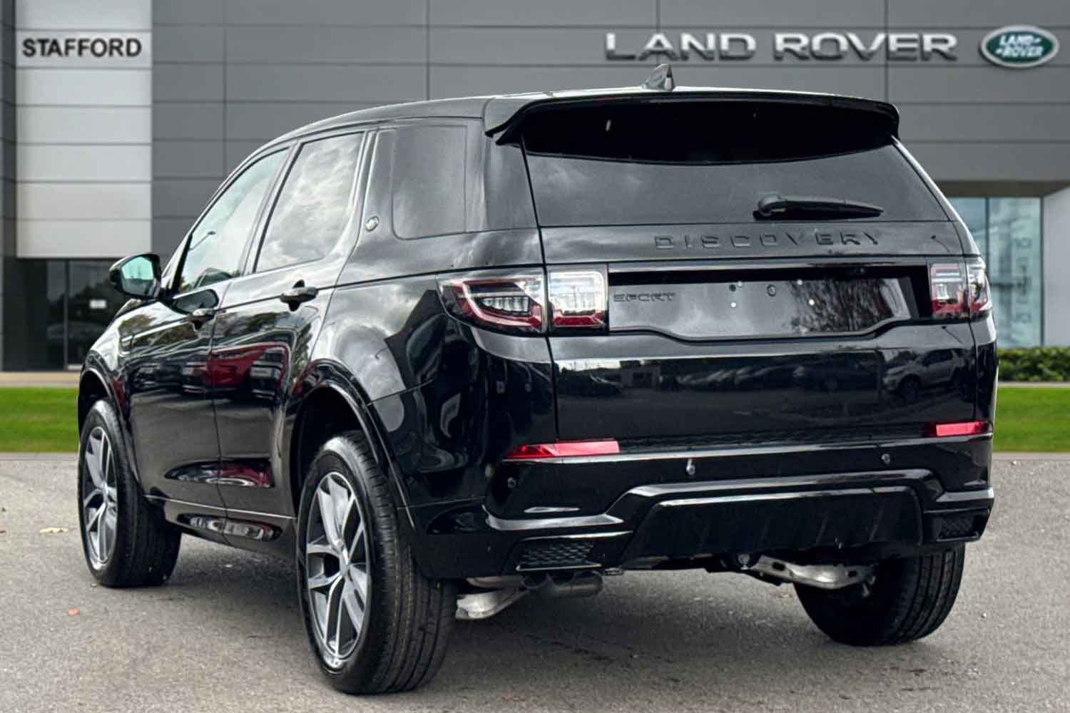 Used Land Rover Discovery Sport 2025 for sale - 76330828: Photo 2