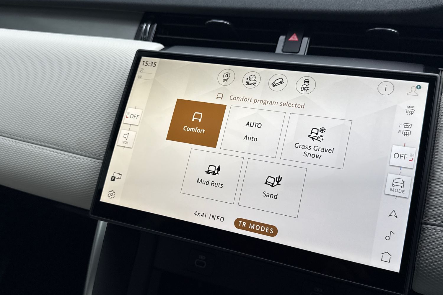 Used Land Rover Discovery Sport 2025 for sale - 76330828: Photo 33