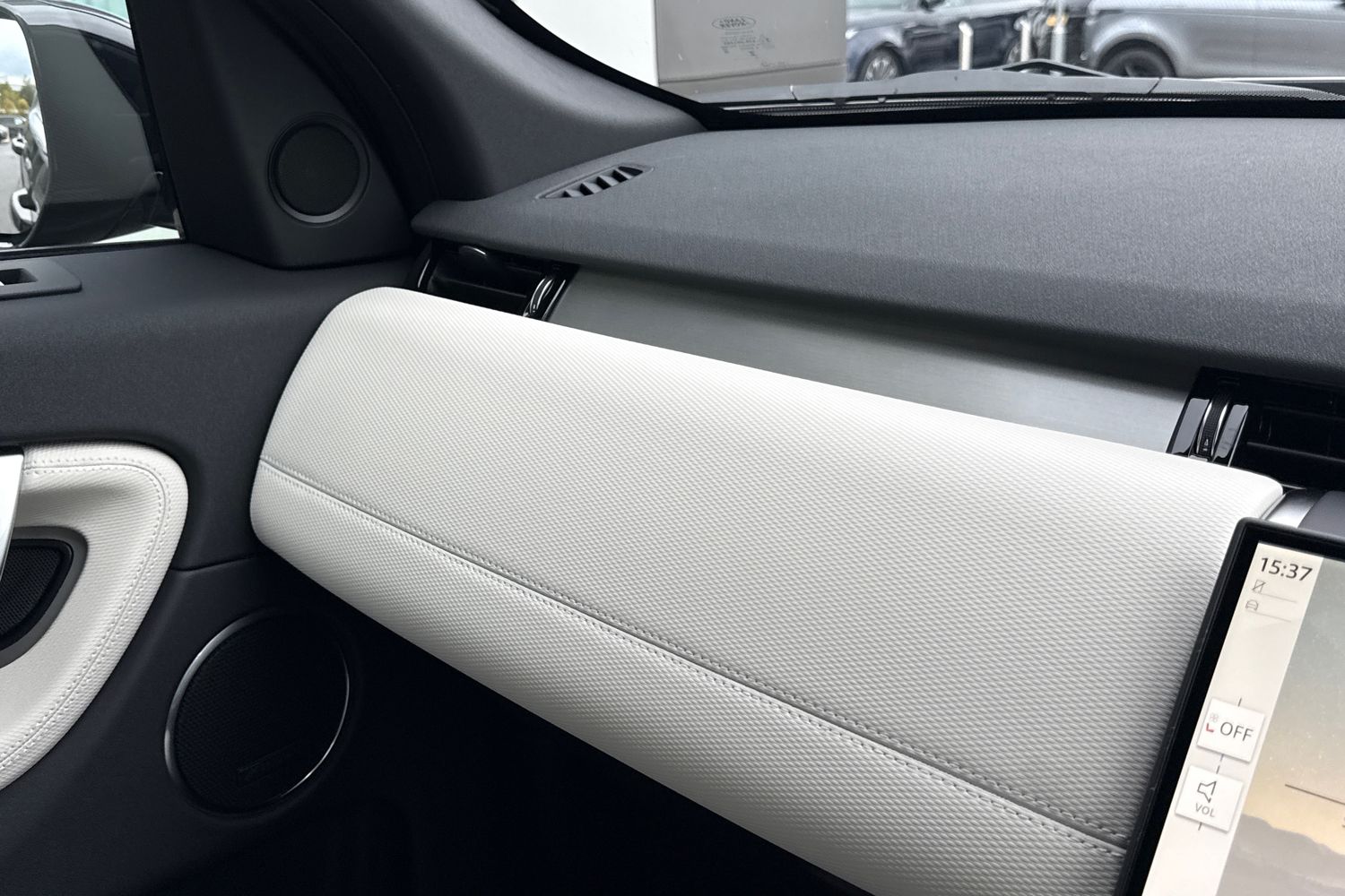 Used Land Rover Discovery Sport 2025 for sale - 76330828: Photo 44