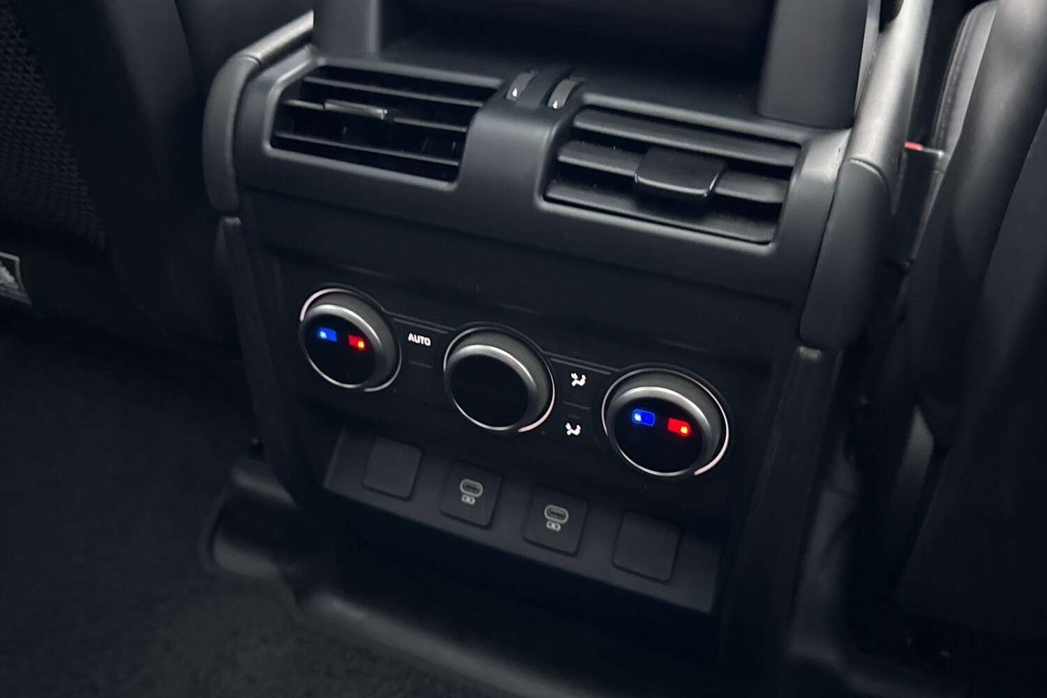 Used Land Rover Defender 110 2024 for sale - 76844553: Photo 19