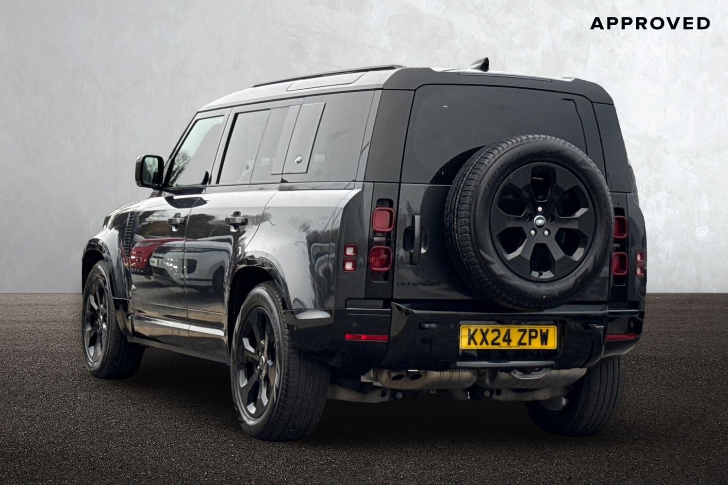 Used Land Rover Defender 110 2024 for sale - 76844553: Photo 2