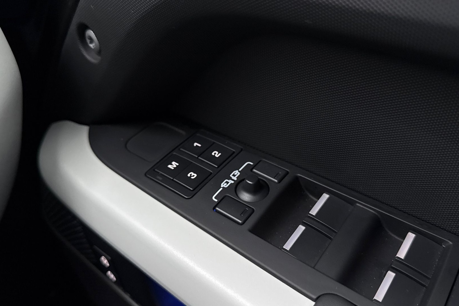 Used Land Rover Defender 110 2024 for sale - 76844553: Photo 26