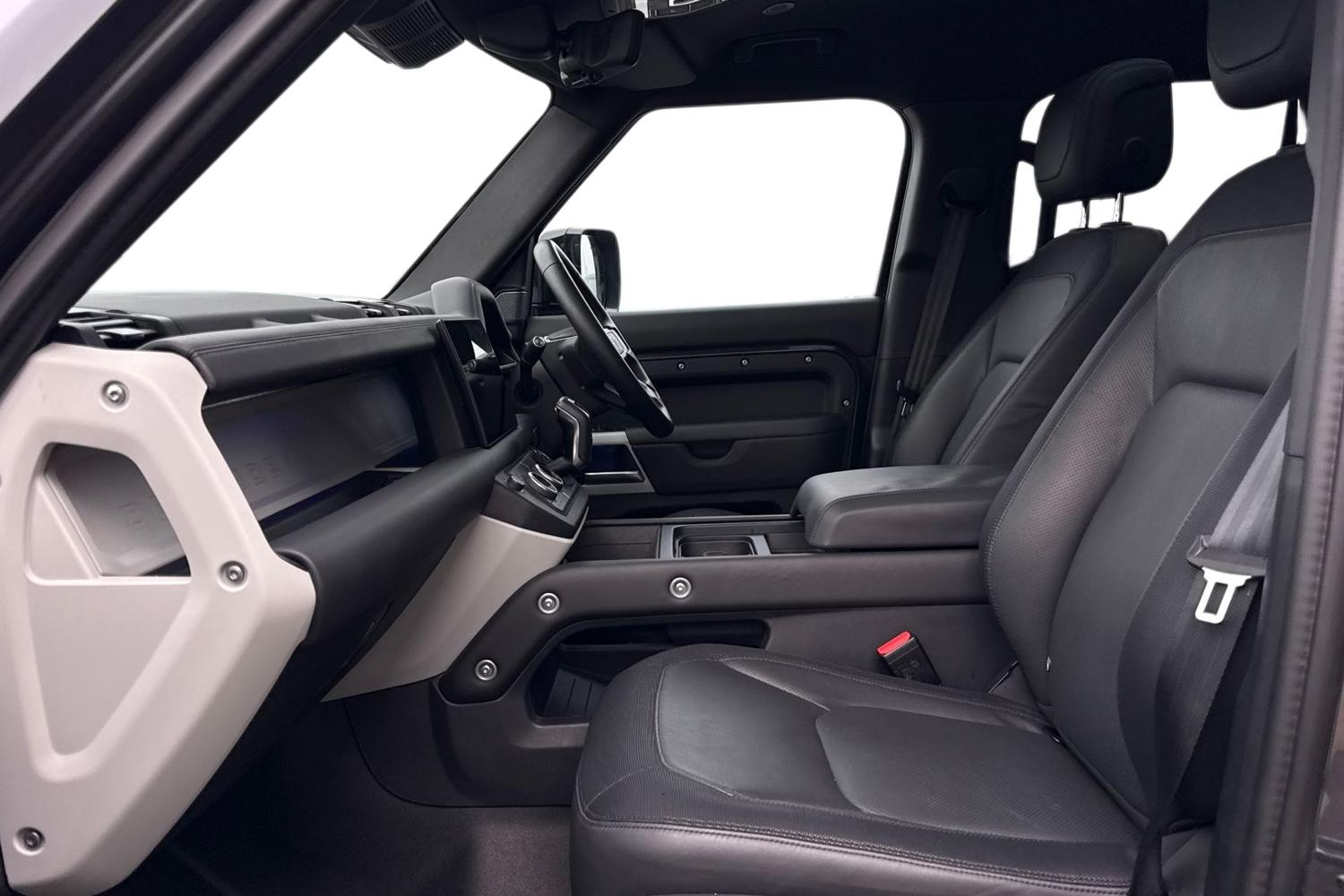 Used Land Rover Defender 110 2024 for sale - 76844553: Photo 3